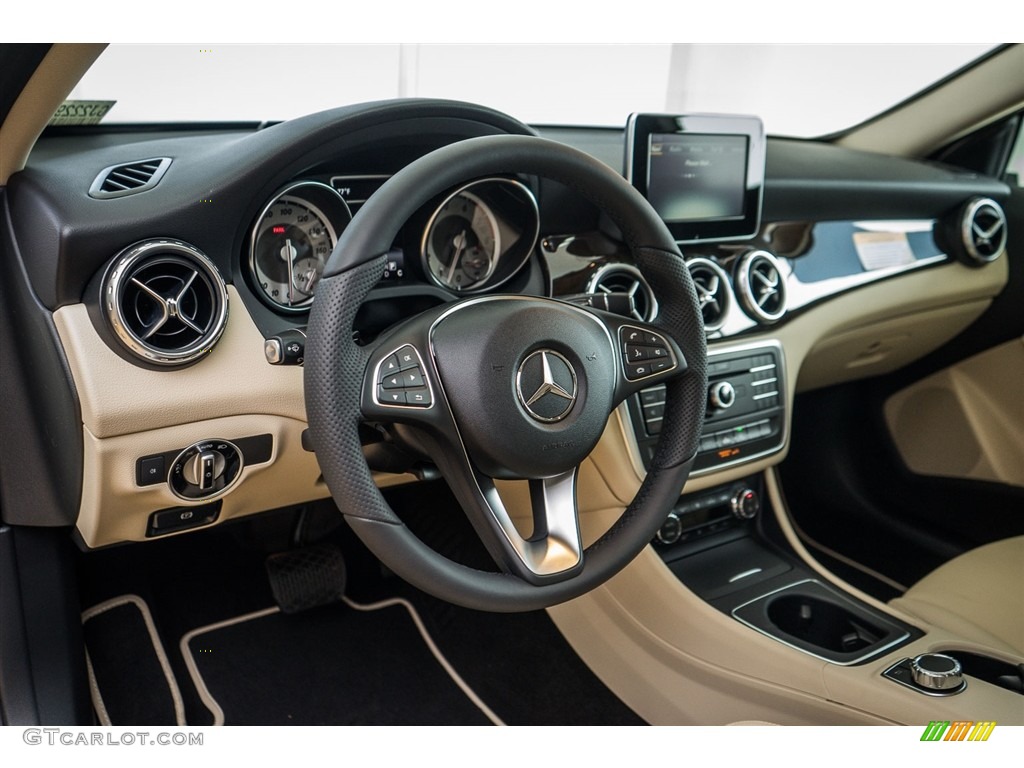 2016 GLA 250 - Cirrus White / Black photo #5