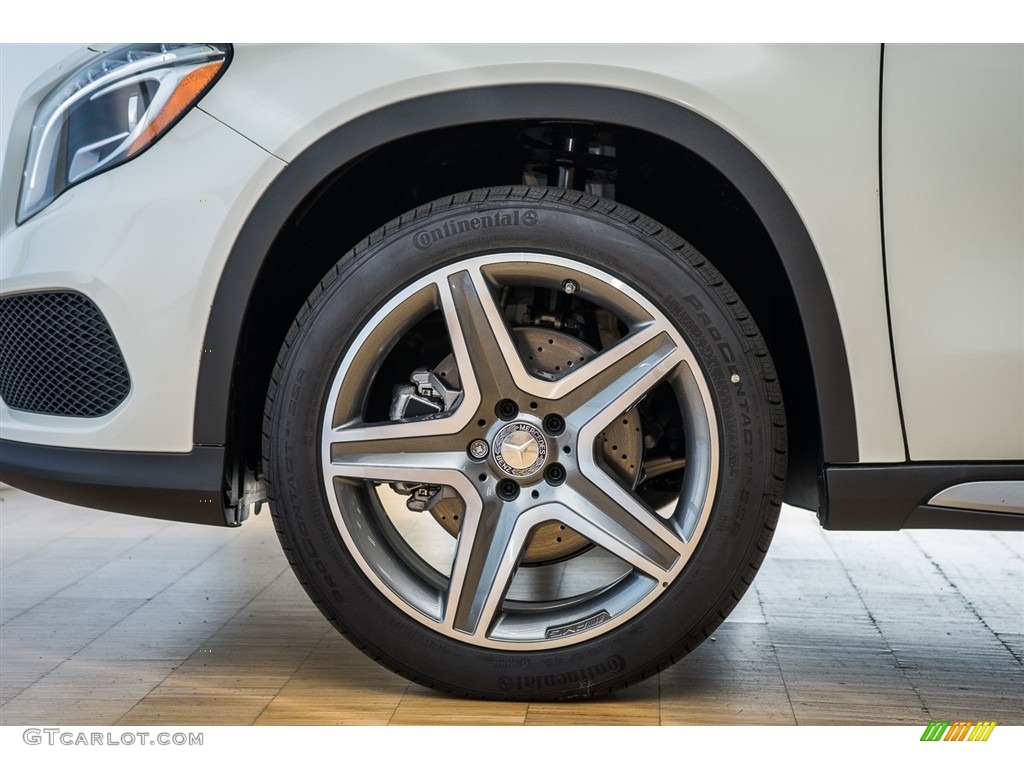 2016 GLA 250 - Cirrus White / Black photo #10