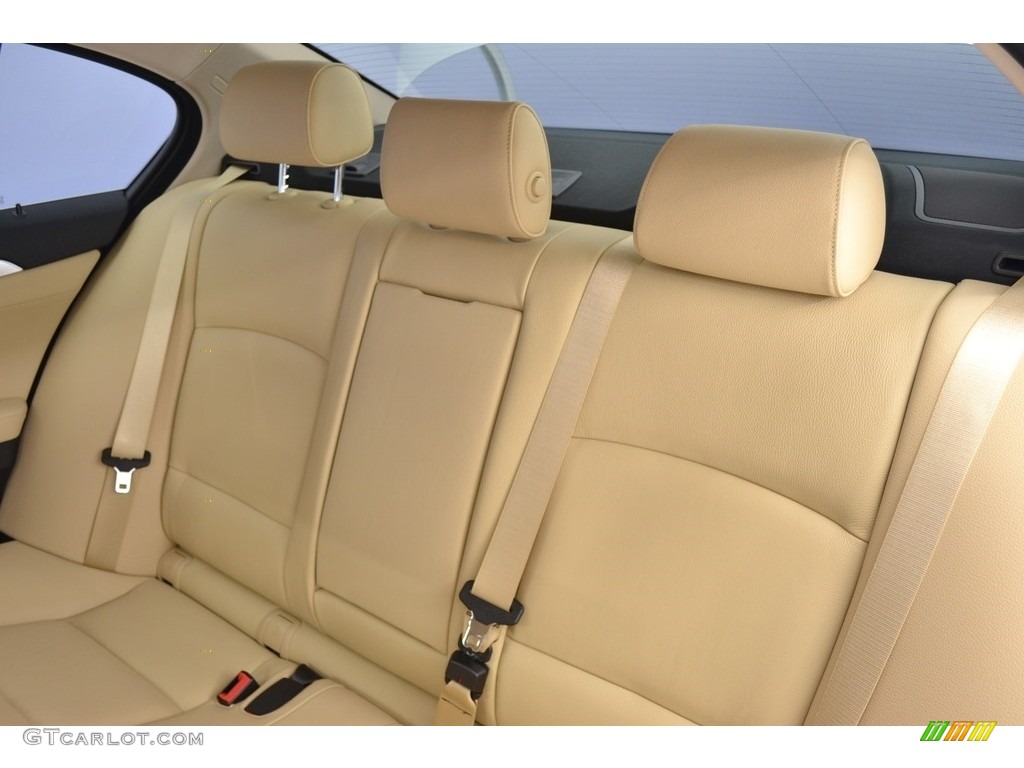 2016 5 Series 528i Sedan - Glacier Silver Metallic / Venetian Beige/Black photo #9