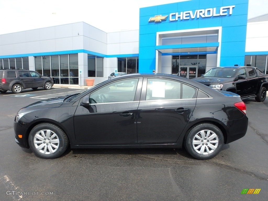 2011 Cruze LS - Taupe Gray Metallic / Jet Black/Medium Titanium photo #3