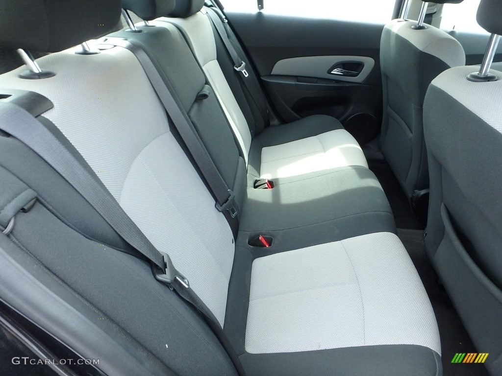 2011 Cruze LS - Taupe Gray Metallic / Jet Black/Medium Titanium photo #18