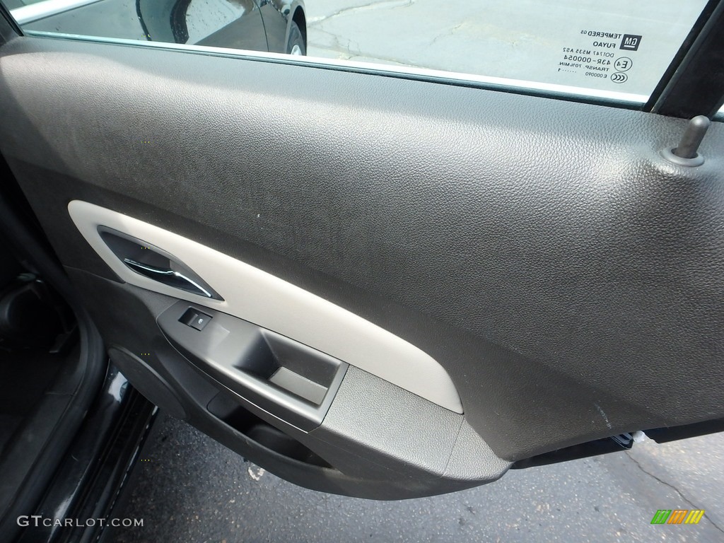 2011 Cruze LS - Taupe Gray Metallic / Jet Black/Medium Titanium photo #19