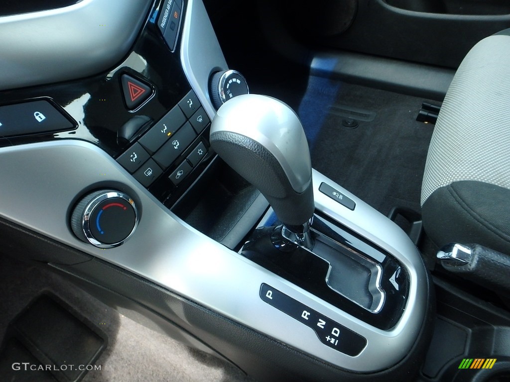 2011 Cruze LS - Taupe Gray Metallic / Jet Black/Medium Titanium photo #26