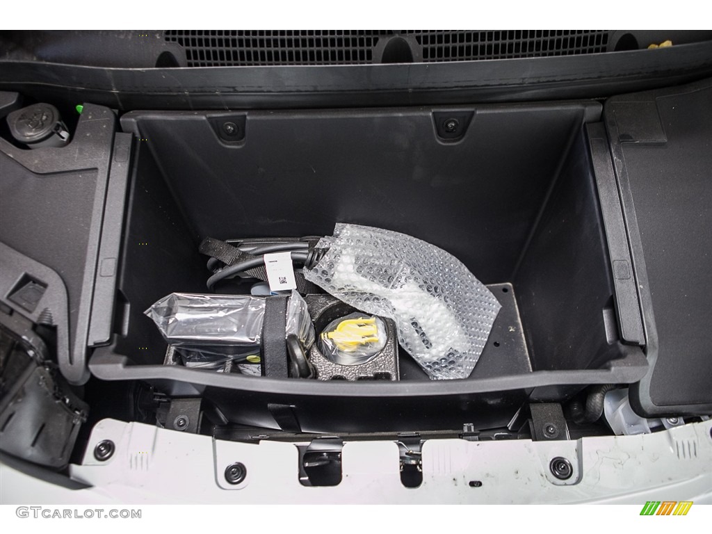 2016 BMW i3 with Range Extender Trunk Photo #111795515