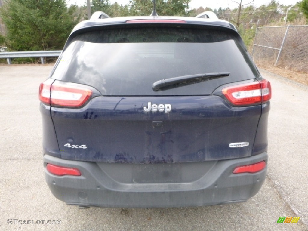 2016 Cherokee Latitude 4x4 - True Blue Pearl / Black photo #5