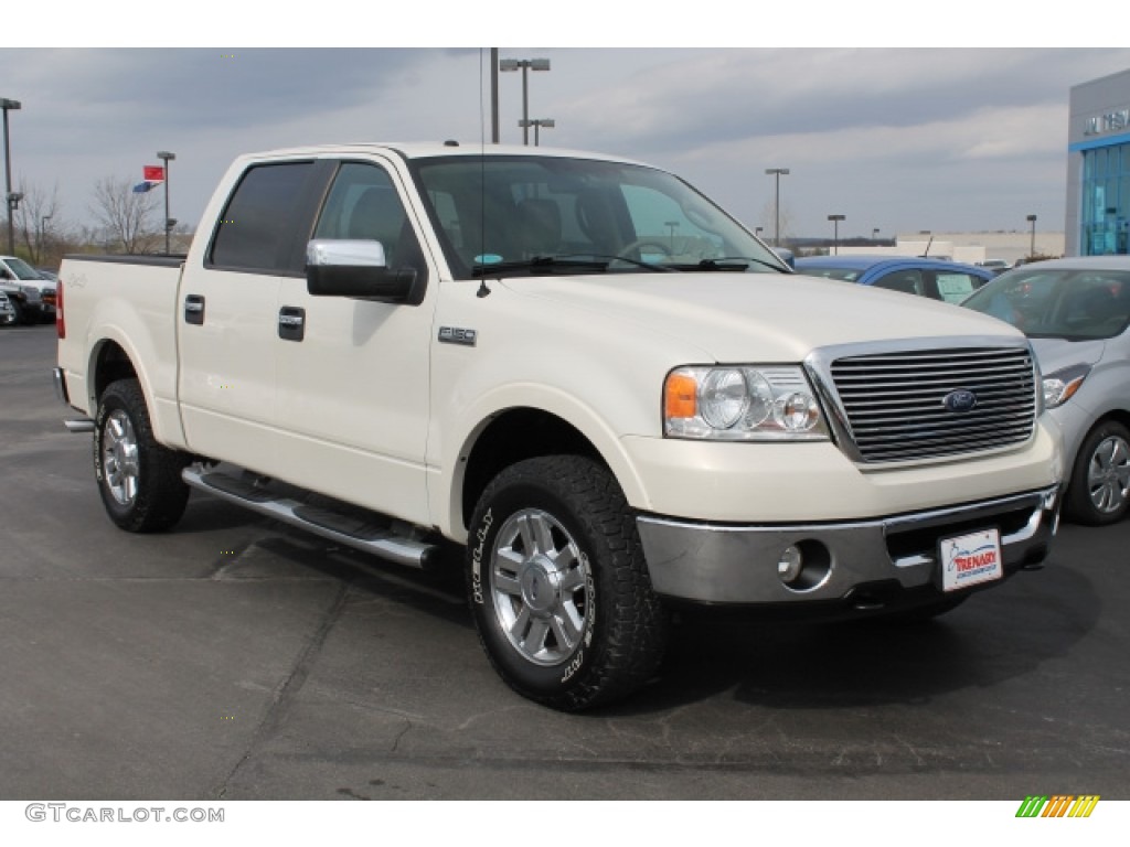 2007 F150 Lariat SuperCrew 4x4 - White Sand Tri-Coat / Tan photo #2