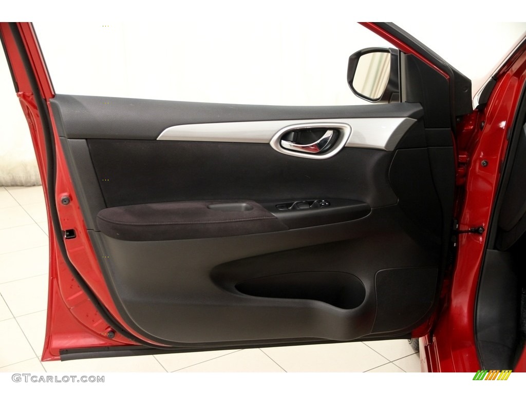 2013 Sentra SR - Red Brick / Charcoal photo #4