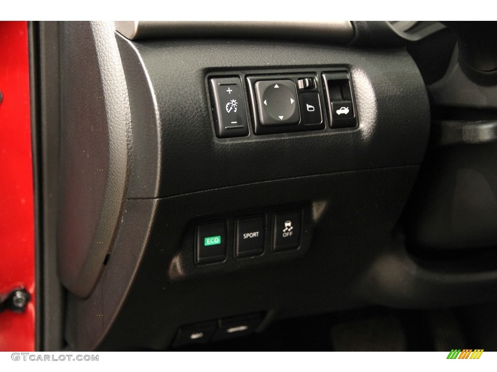 2013 Sentra SR - Red Brick / Charcoal photo #5