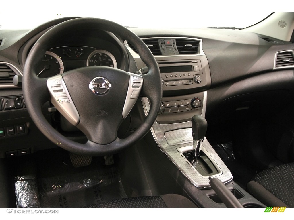 2013 Sentra SR - Red Brick / Charcoal photo #7