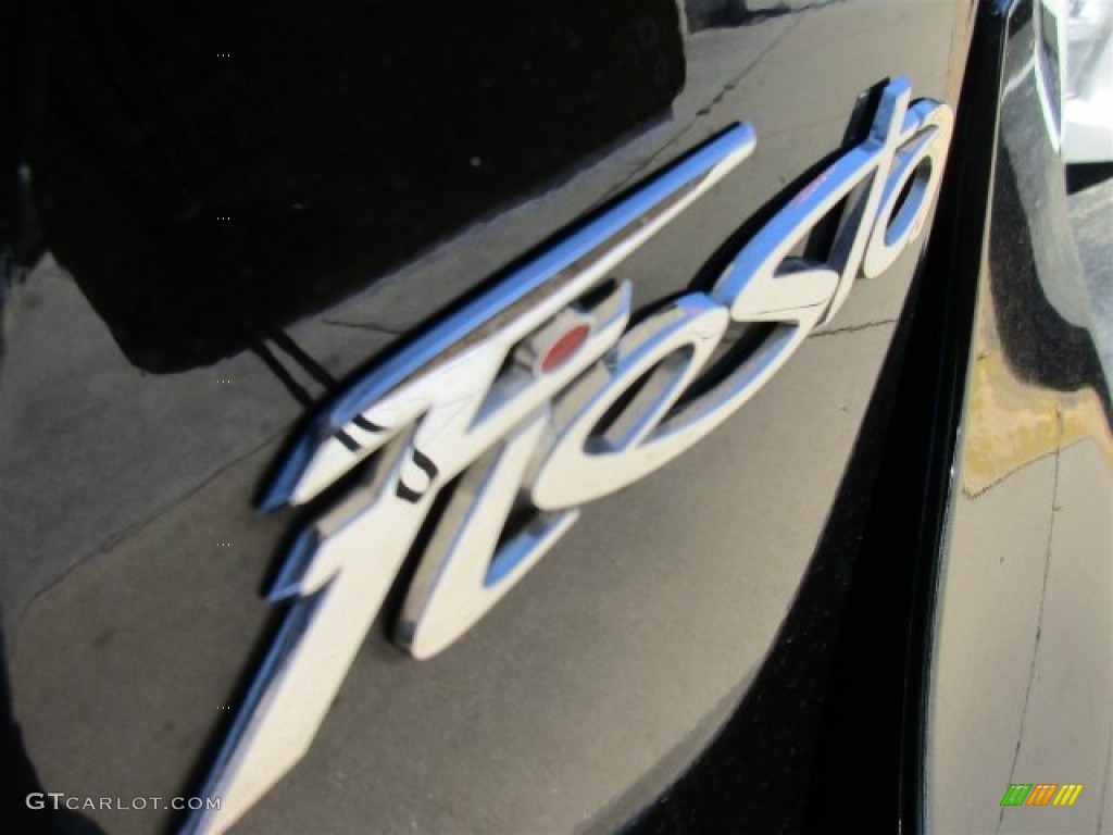 2015 Fiesta Titanium Hatchback - Tuxedo Black Metallic / Charcoal Black photo #6
