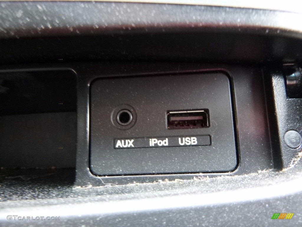 2014 Sedona LX - Platinum Gray / Gray photo #17