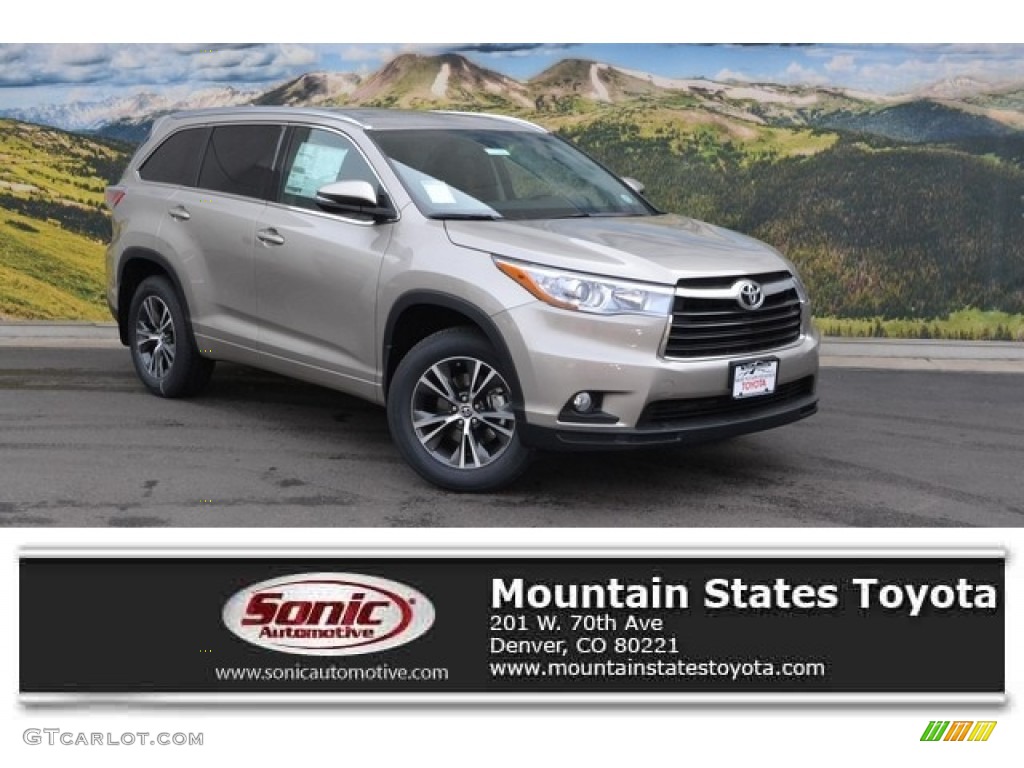 2016 Highlander XLE AWD - Creme Brulee Mica / Black photo #1