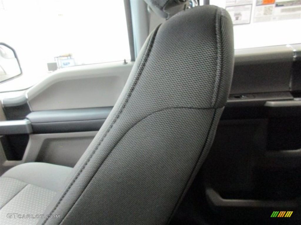 2016 F150 XLT SuperCrew 4x4 - Blue Jeans / Medium Earth Gray photo #16