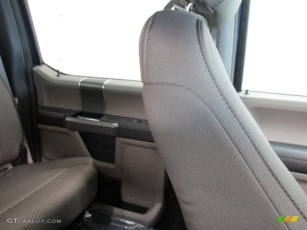 2016 F150 XLT SuperCrew 4x4 - Blue Jeans / Medium Earth Gray photo #20