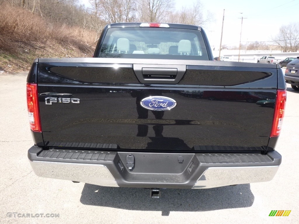 2016 F150 XL SuperCrew 4x4 - Shadow Black / Medium Earth Gray photo #4