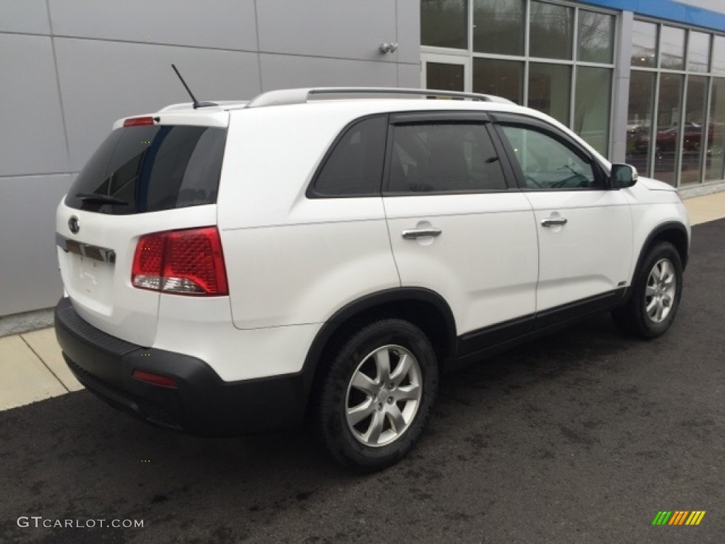 2011 Sorento LX AWD - Snow White Pearl / Gray photo #7