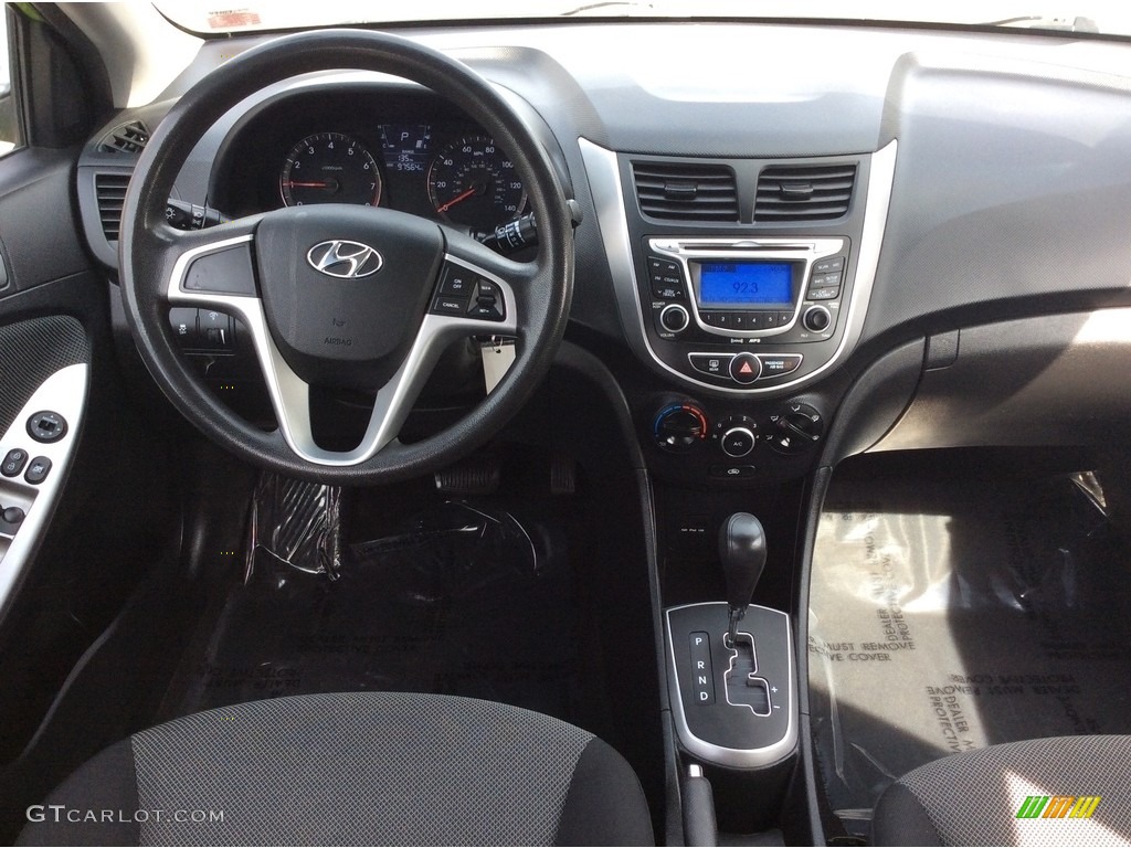 2012 Accent GS 5 Door - Electrolyte Green / Black photo #13