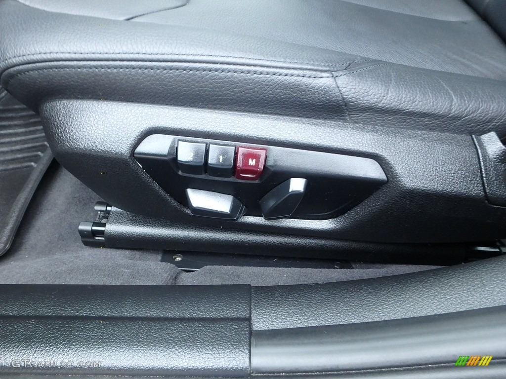 2013 3 Series 320i xDrive Sedan - Jet Black / Black photo #20