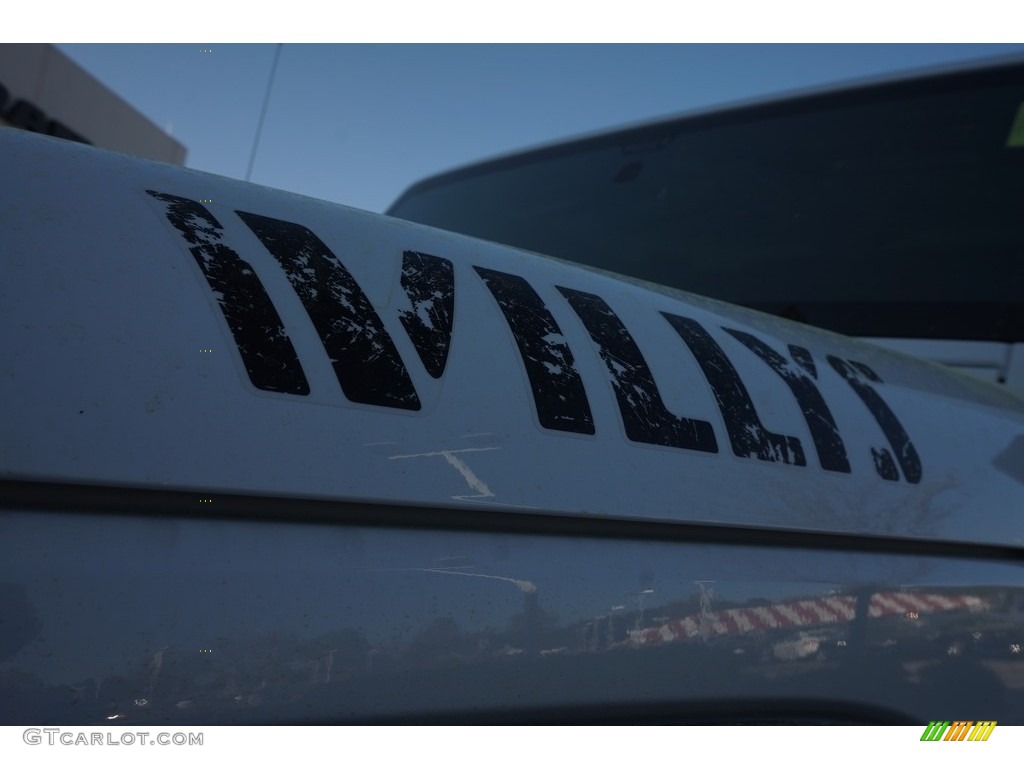 2015 Wrangler Unlimited Willys Wheeler 4x4 - Bright White / Black photo #13