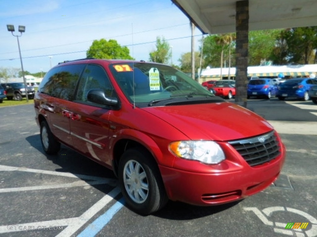 2007 Town & Country Touring - Inferno Red Crystal Pearl / Dark Khaki/Light Graystone photo #13