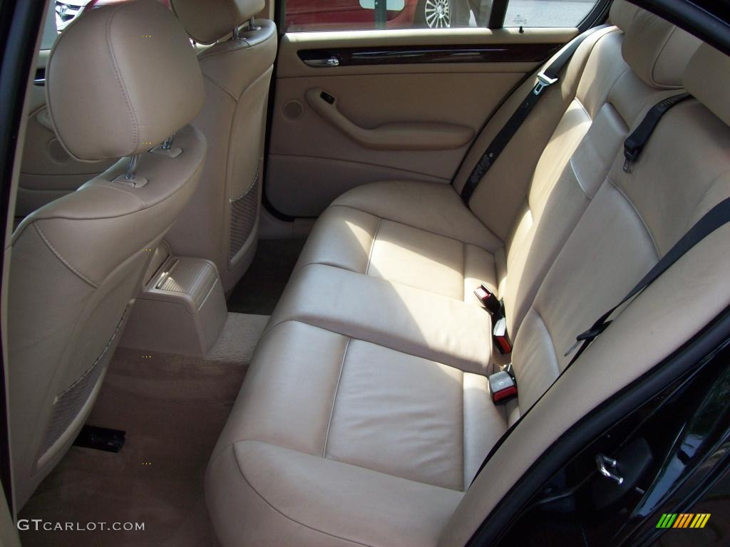 2004 3 Series 325i Sedan - Jet Black / Sand photo #10