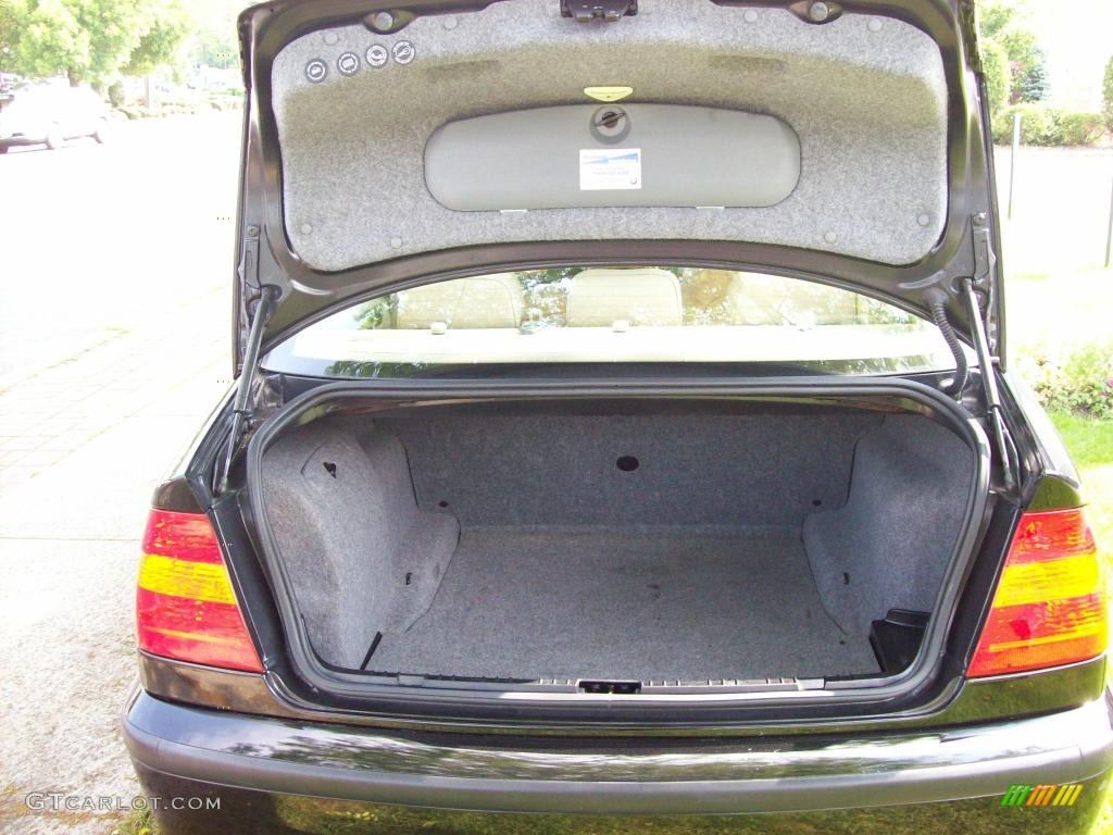 2004 3 Series 325i Sedan - Jet Black / Sand photo #22
