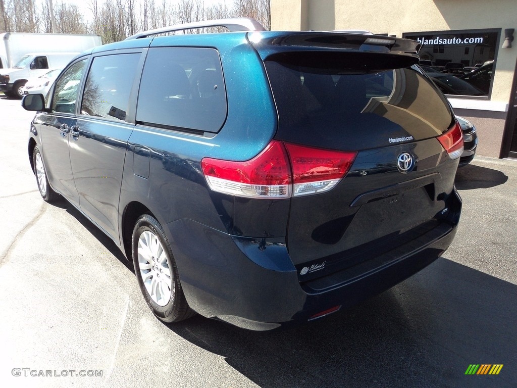 2011 Sienna XLE - South Pacific Blue Pearl / Light Gray photo #2