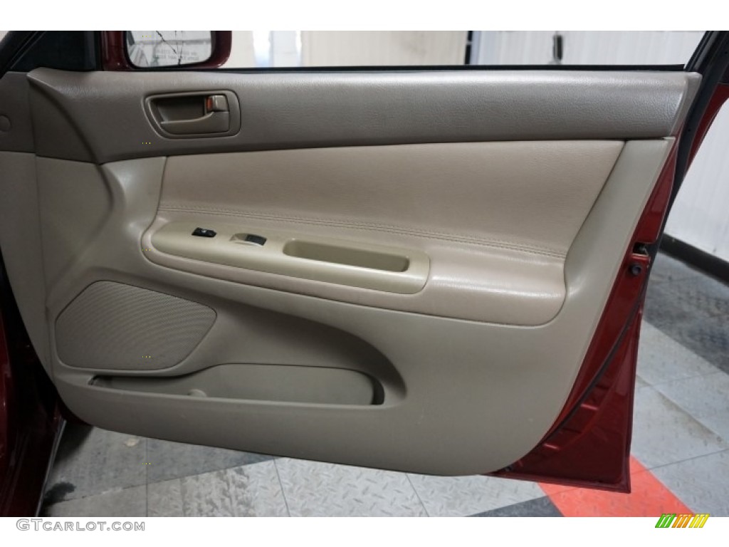 2004 Camry LE - Salsa Red Pearl / Stone photo #18
