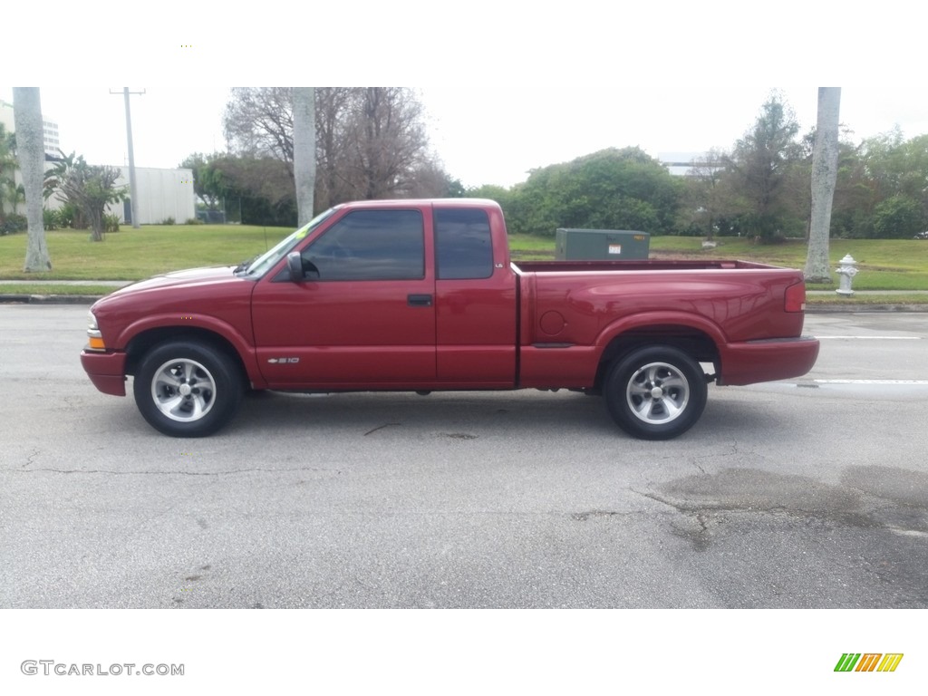 2000 S10 LS Extended Cab - Dark Cherry Red Metallic / Medium Gray photo #2