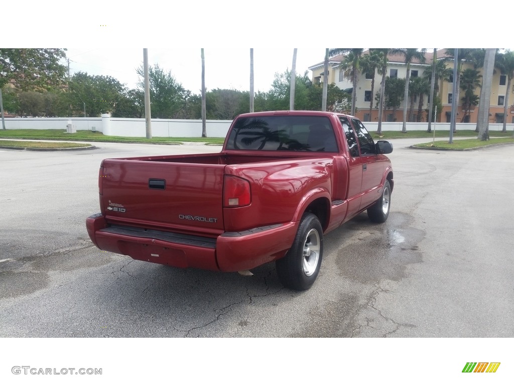 2000 S10 LS Extended Cab - Dark Cherry Red Metallic / Medium Gray photo #5