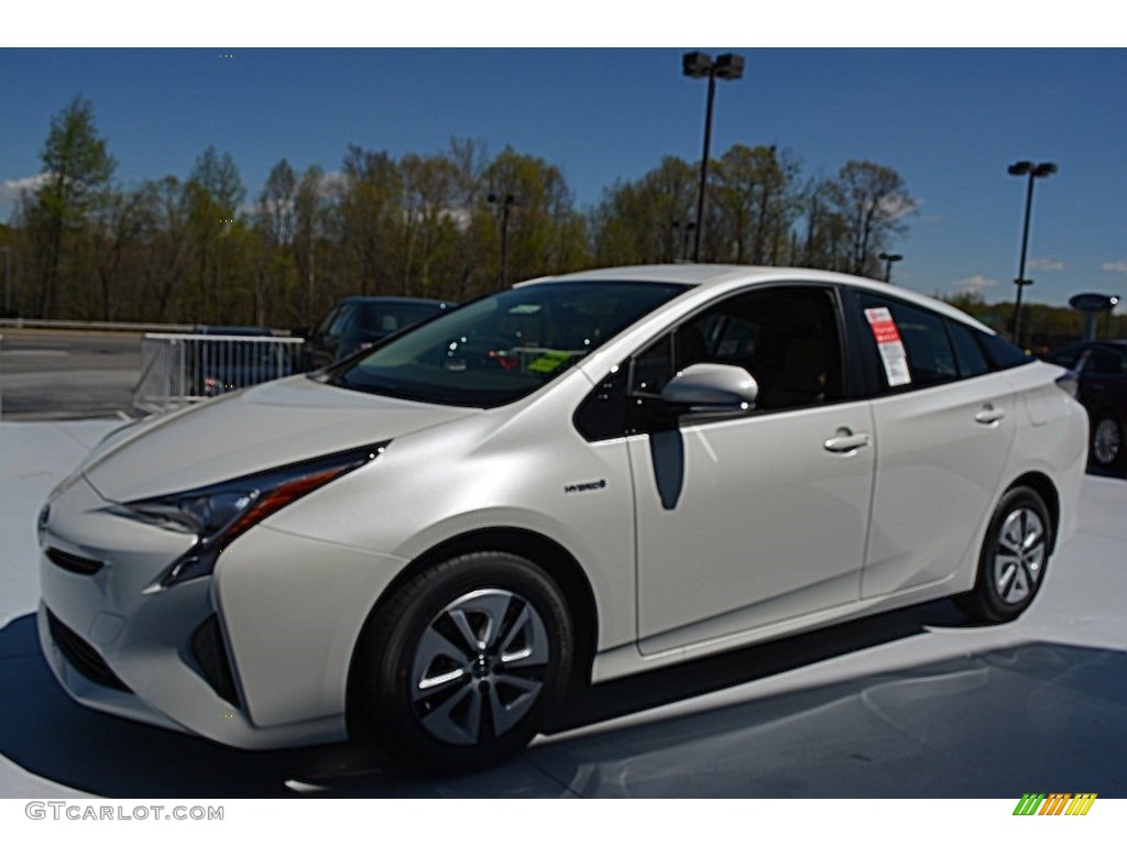 2016 Prius Two - Blizzard Pearl / Harvest Beige photo #3