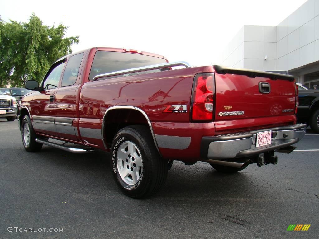 2005 Silverado 1500 LT Extended Cab 4x4 - Sport Red Metallic / Tan photo #28