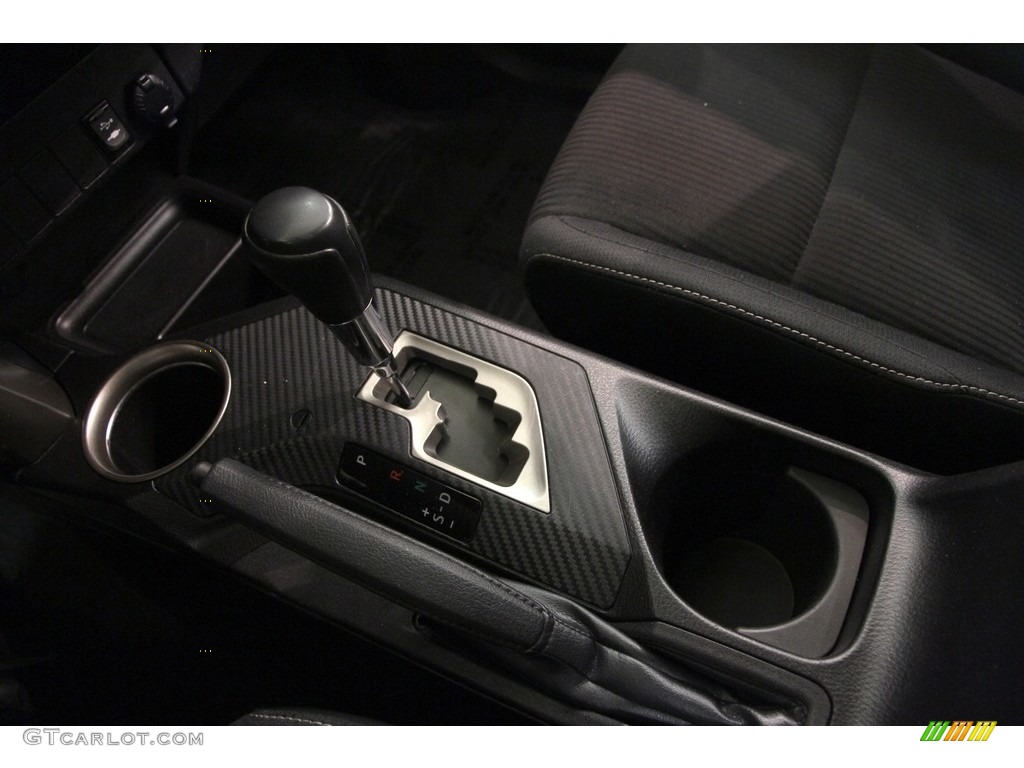 2013 RAV4 XLE AWD - Super White / Black photo #12