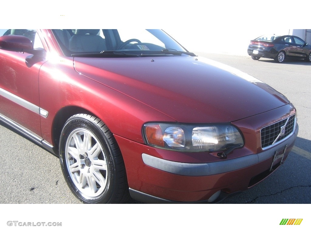 2004 S60 2.5T - Ruby Red Metallic / Beige/Light Sand photo #2