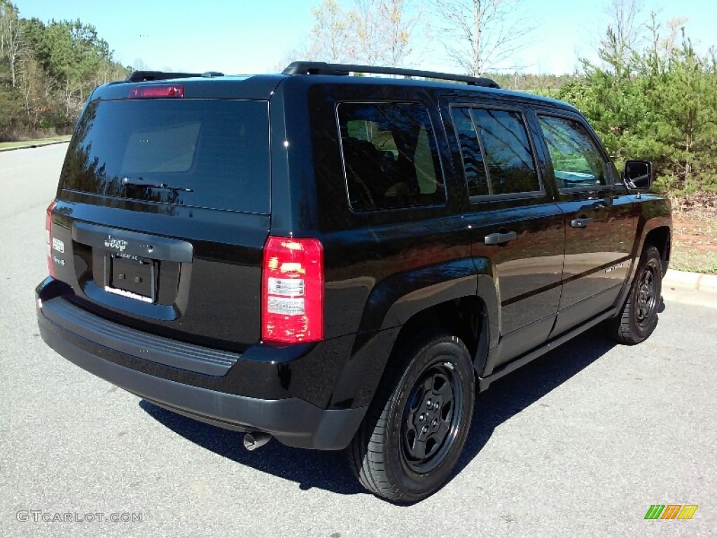2016 Patriot Sport - Black / Light Pebble Beige/Dark Slate Gray photo #7