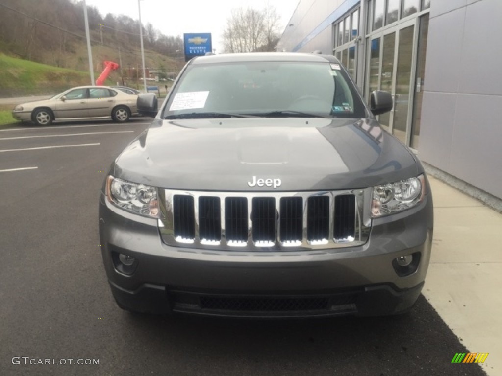 2013 Grand Cherokee Laredo 4x4 - Maximum Steel Metallic / Dark Graystone/Medium Graystone photo #2