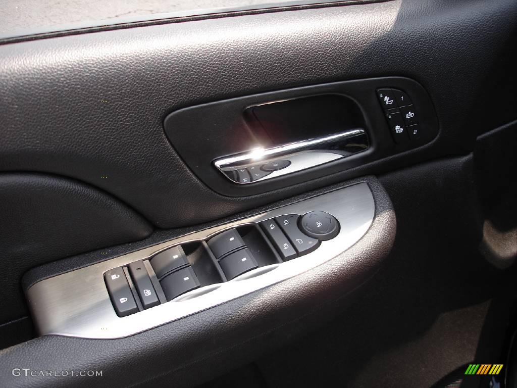 2007 Suburban 1500 Z71 4x4 - Black / Ebony photo #7