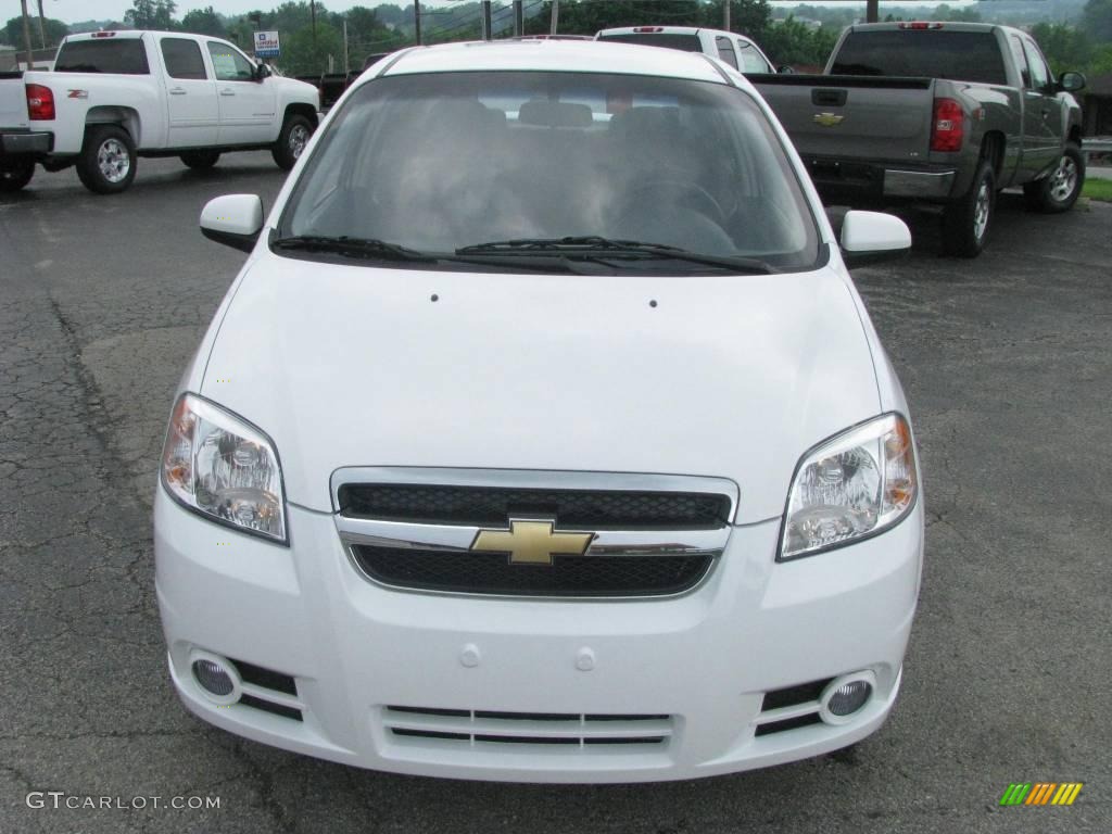 2009 Aveo LT Sedan - Summit White / Charcoal photo #10