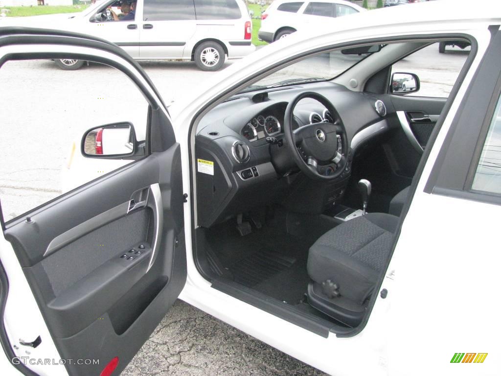 2009 Aveo LT Sedan - Summit White / Charcoal photo #14