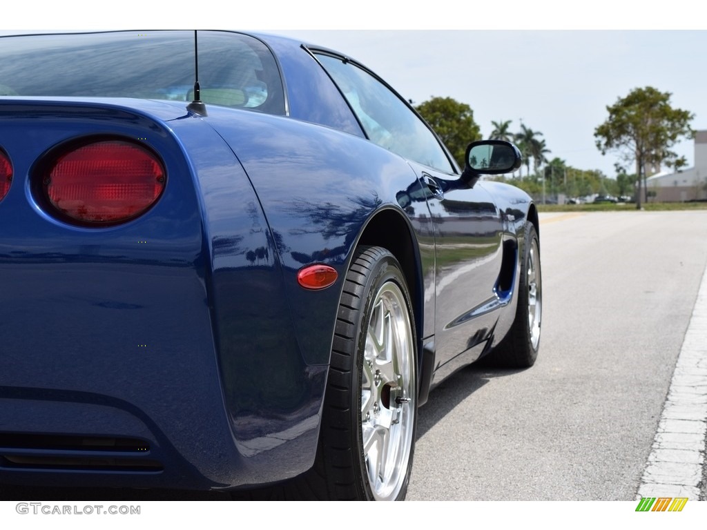 2004 Corvette Z06 - LeMans Blue Metallic / Black photo #23