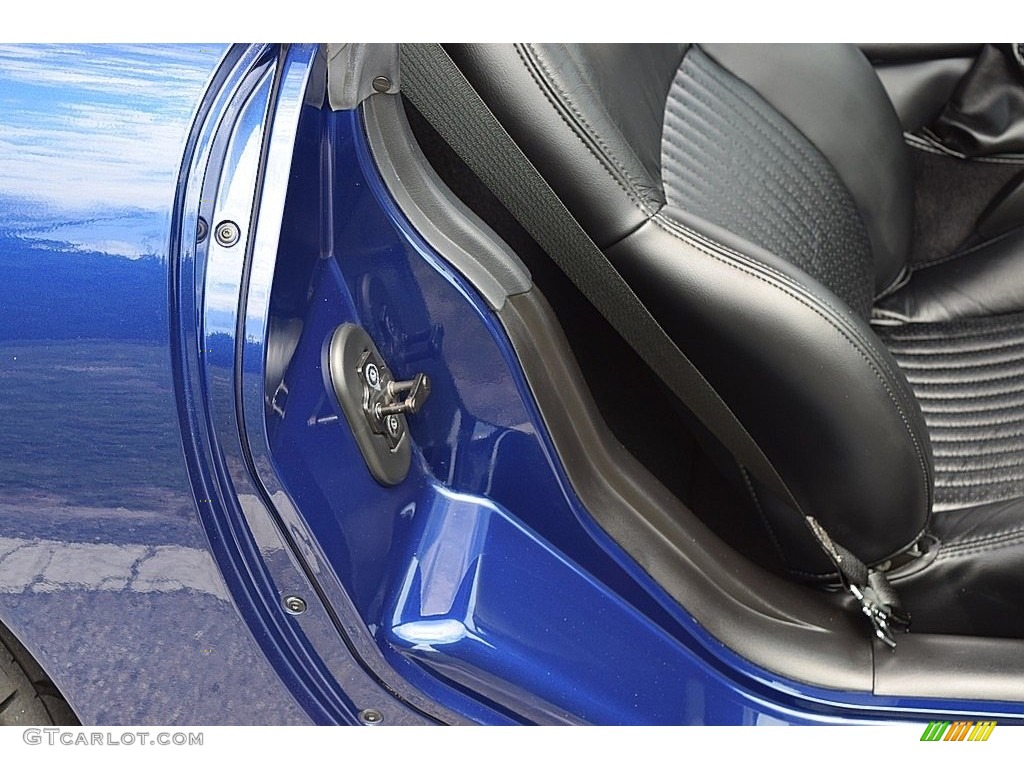 2004 Corvette Z06 - LeMans Blue Metallic / Black photo #47