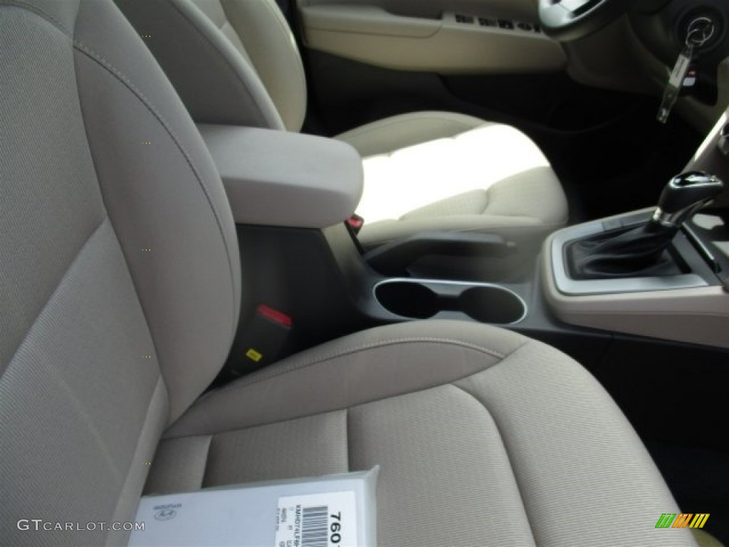 2017 Elantra SE - Black / Beige photo #12