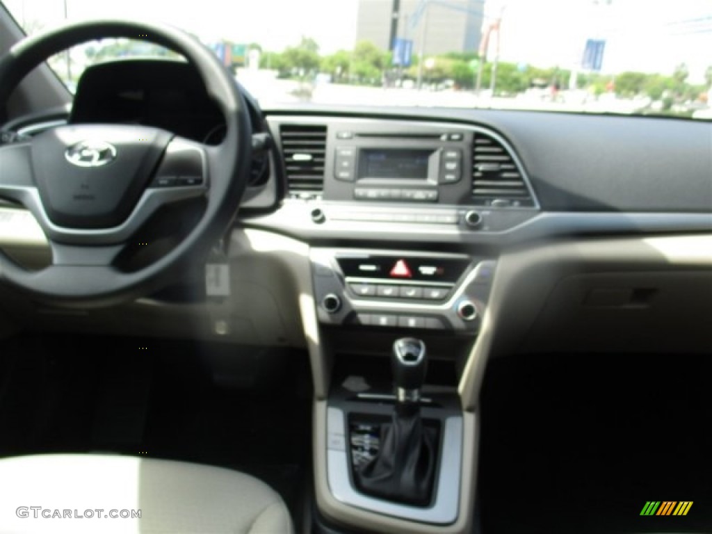2017 Elantra SE - Black / Beige photo #15