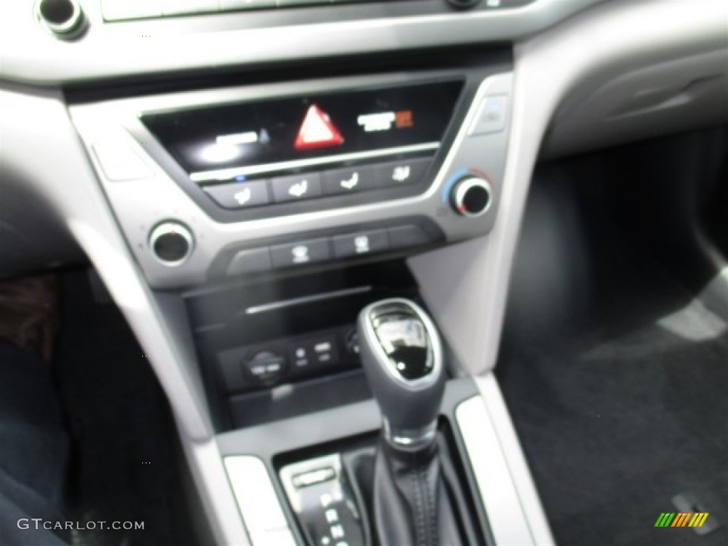 2017 Elantra SE - Silver / Gray photo #19
