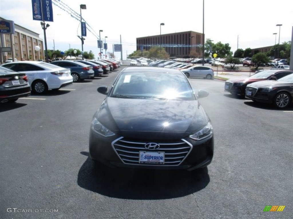 2017 Elantra SE - Black / Gray photo #2