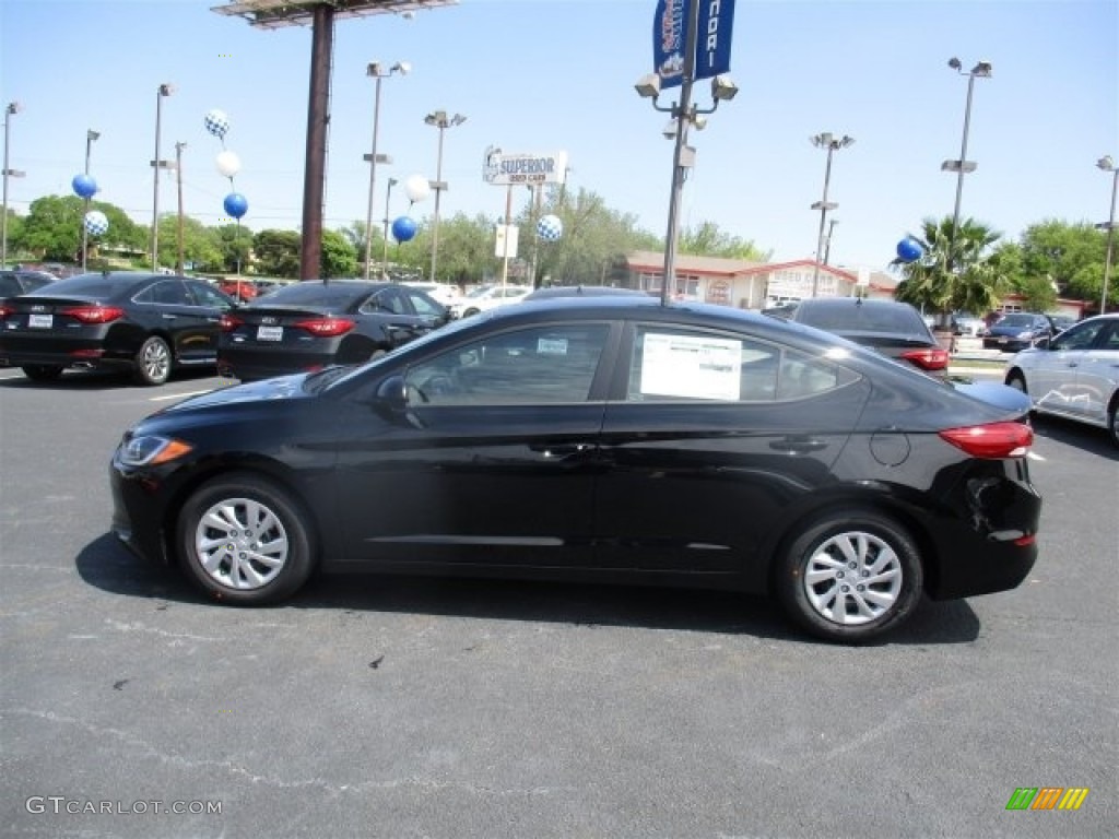2017 Elantra SE - Black / Gray photo #4