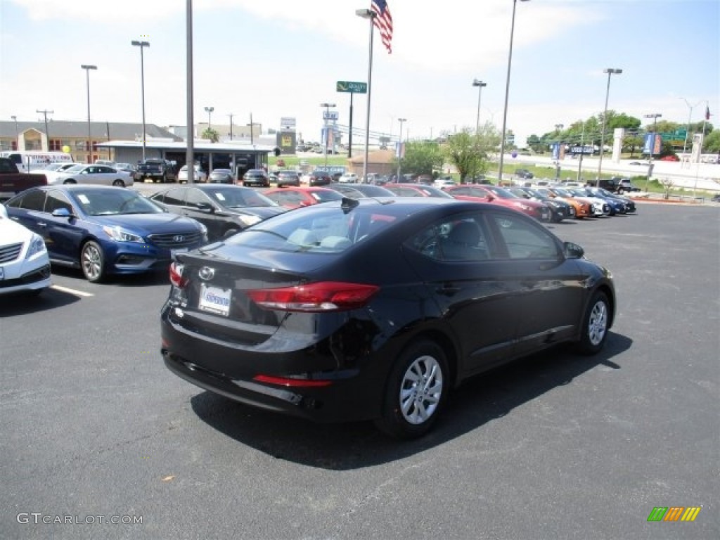 2017 Elantra SE - Black / Gray photo #7