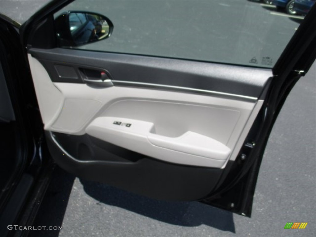 2017 Elantra SE - Black / Gray photo #12