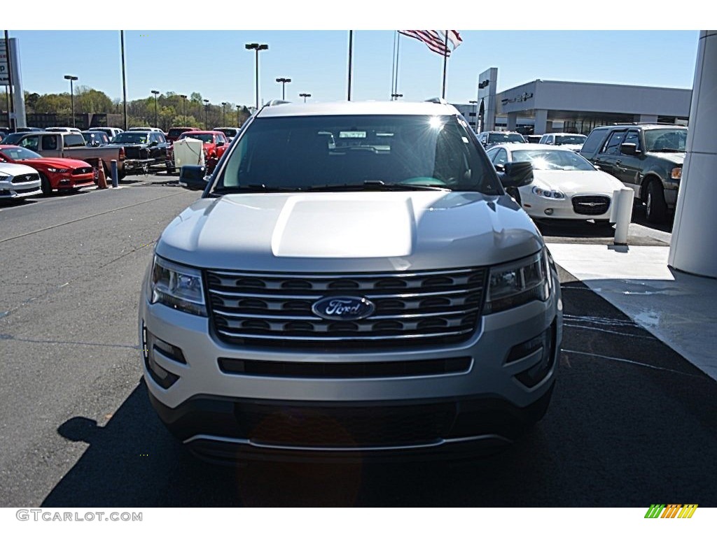 2016 Explorer XLT - Ingot Silver Metallic / Ebony Black photo #4