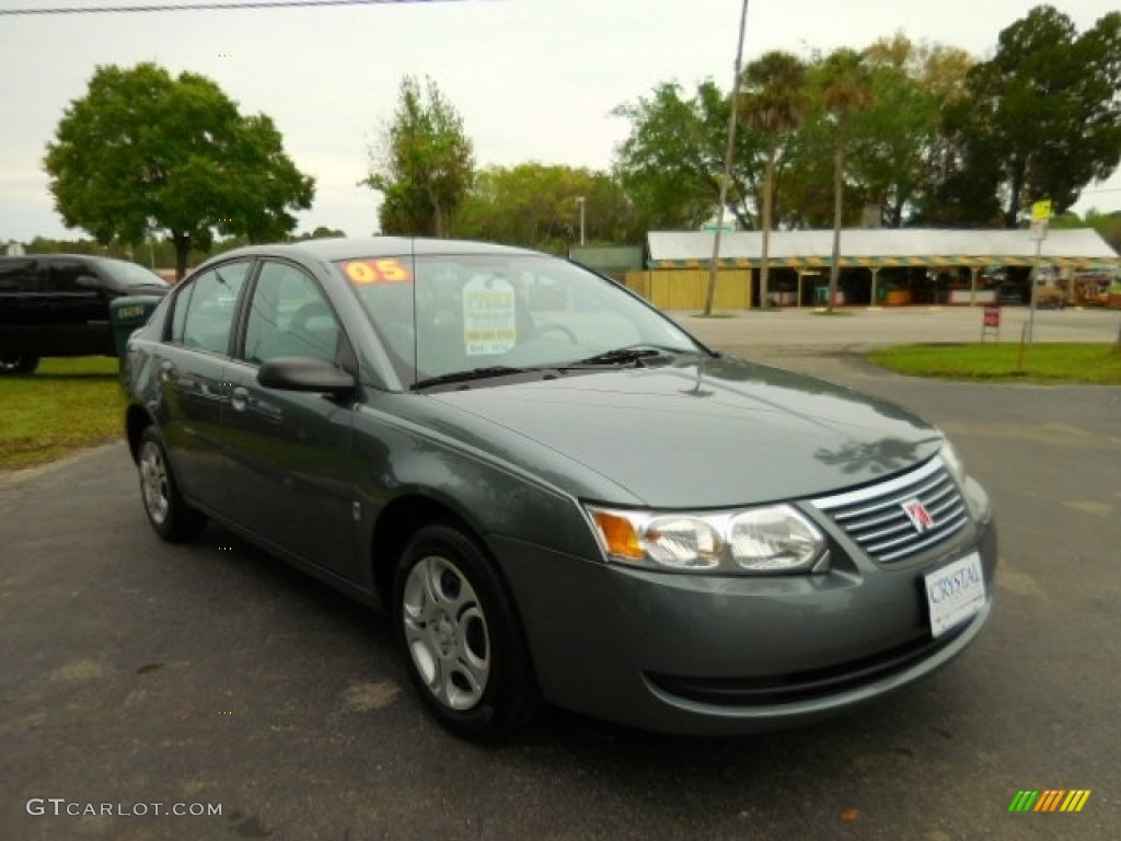 2005 ION 2 Sedan - Storm Gray / Gray photo #10